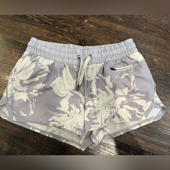 Vuori Women's Athletic Shorts in Gray and Cream - Picture 1 of 6